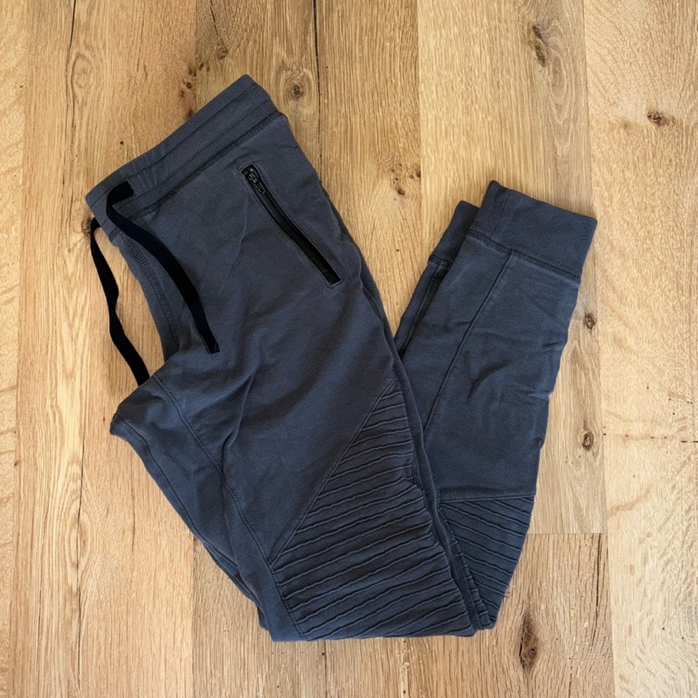 Alo Yoga Moto Joggers